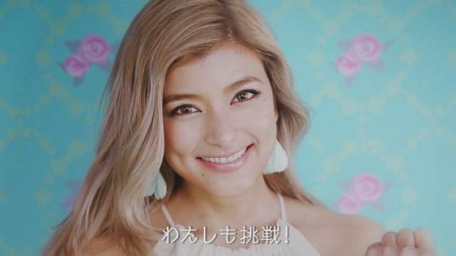 ローラ コーセー化粧品 美人のヒミツ Web Cm キレイの選択 日やけ止めと化粧下地 どっちを先に塗る キレイになる ローラ Cm Bb Navi