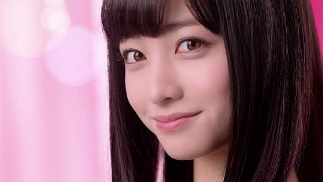 橋本環奈 ロート製薬 ロートリセ CM セーラー服と機関銃 タイ