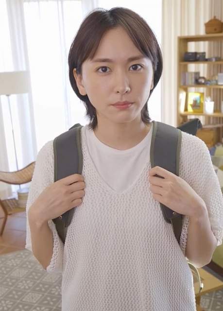 新垣結衣 トヨタ ノア Web Cm 金曜日の新垣さん 山の日篇 21秒 聞いてません 休日出勤なんて 今聞きました 新垣結衣 Cm Navi
