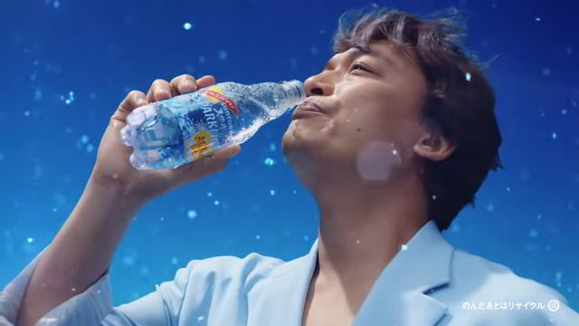 香取慎吾 夏限定 サントリー天然水スパークリングレモン Cm かざそう篇 6秒b クリアラベル 夏限定 香取慎吾 Cm Navi